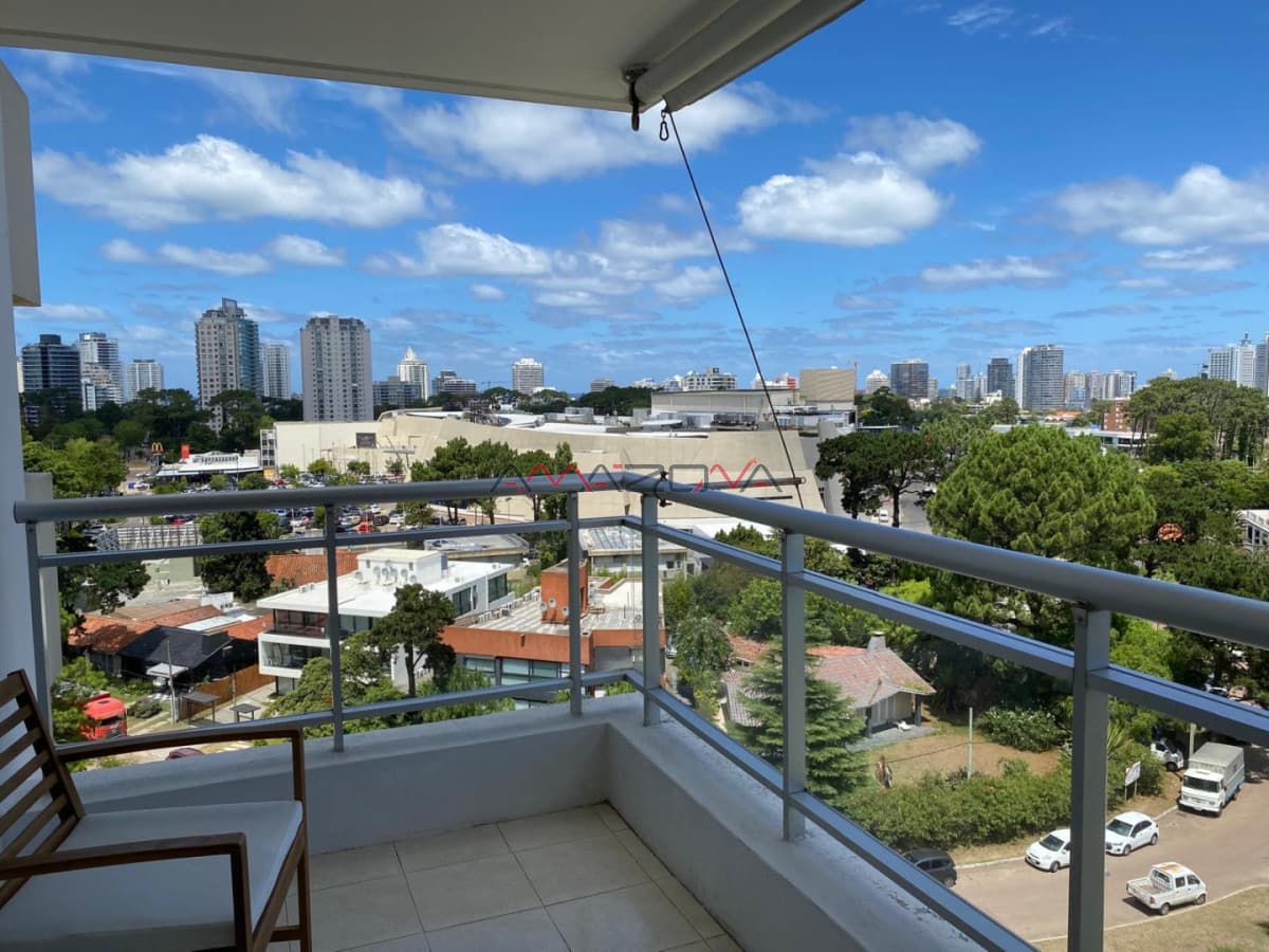 Apartamento de 2 Dormitorios y 2 baños piscina, aire acondicionado, garaje y amenities, en Roosevelt,shopping, Punta del Este