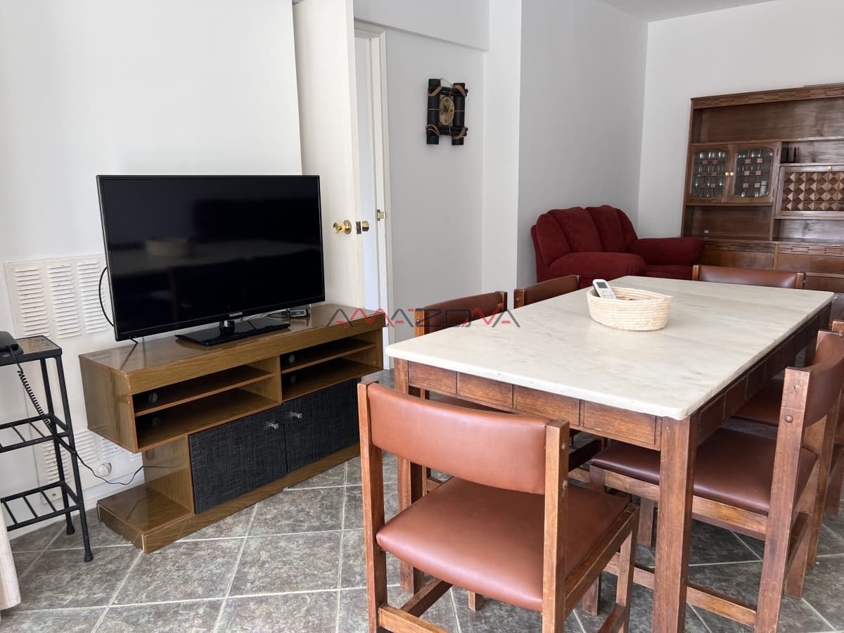 2 dormitorios, garaje, balcon, wifi, mucama diaria.