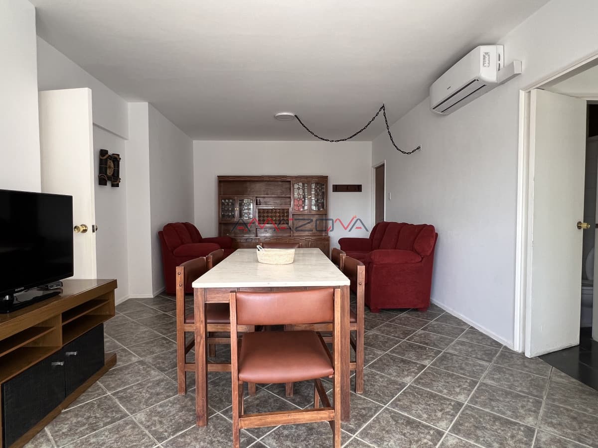 2 dormitorios, garaje, balcon, wifi, mucama diaria.