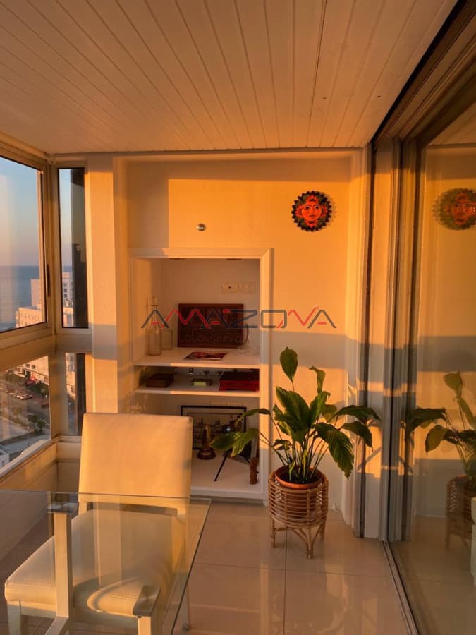 ALQUILO TORREON, vista a la brava,4 dormitorios,3 baños+Toilette;Mucama diaria;Servicio de playa;Garaje-Punta del Este-Mansa-Brava