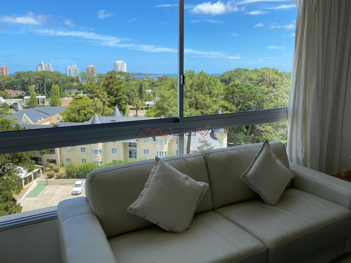 Apartamento de 2 Dormitorios y 2 baños piscina, aire acondicionado, garaje y amenities, en Roosevelt,shopping, Punta del Este