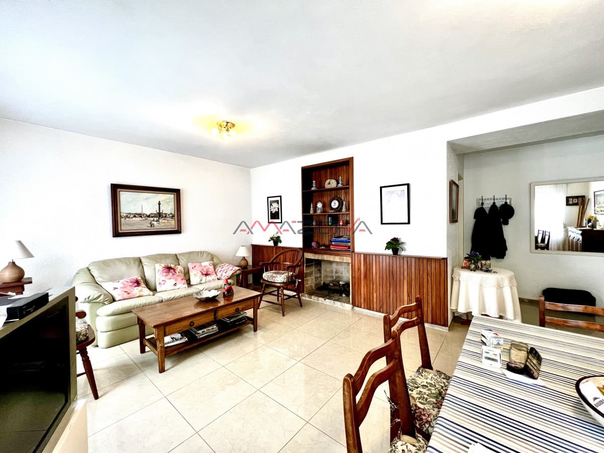 4 dormitorios, ascensor, garaje en el corazón de la peninsula y a una cuadra del mar.