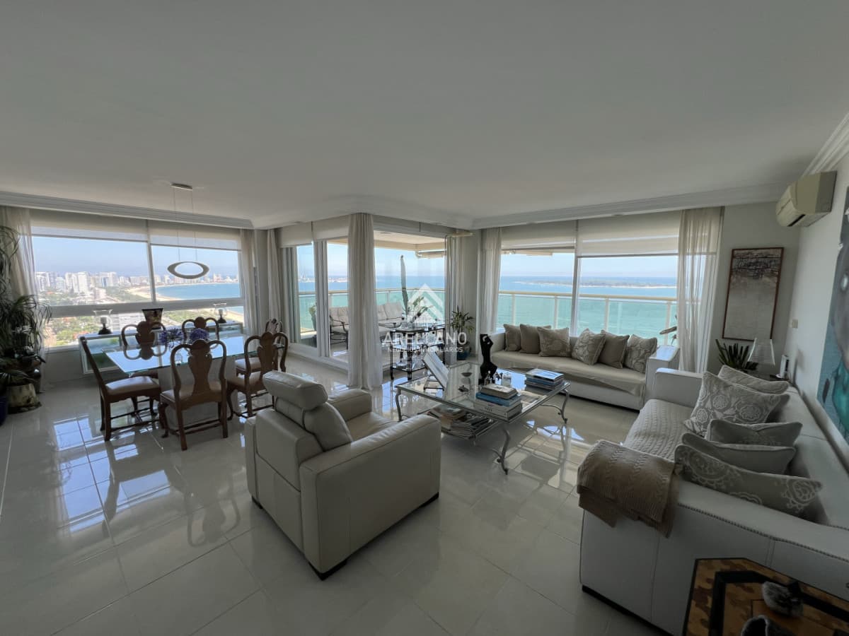 Apartamento ID.6116 - VENTA LE JARDIN RESIDENCE - ESQUINERO- MANSA-PUNTA DEL ESTE.