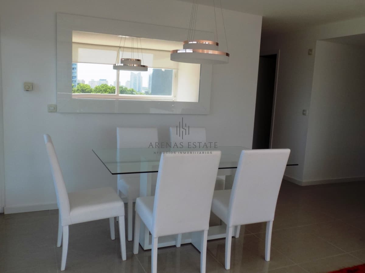 Apartamento ID.643 - VENTA EN PUNTA DEL ESTE I AMPLIO APARTAMENTO UN DORMITORIO