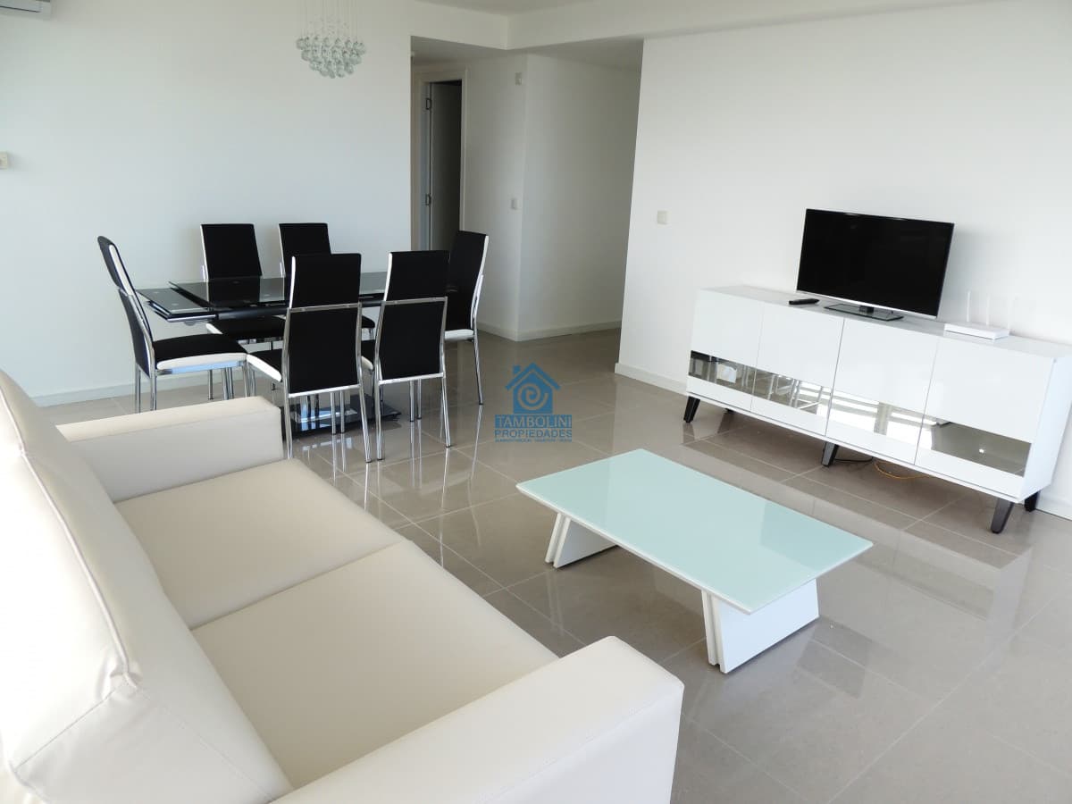 TORRE ONE -PUNTA DEL ESTE  ALQUILA APARTAMENTO UN DORMITORIO , UN BAÑO  !!  -
