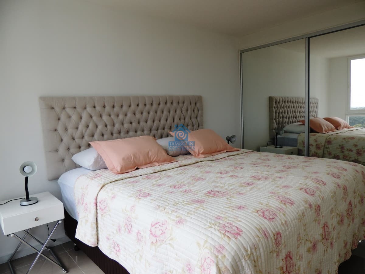 TORRE ONE -PUNTA DEL ESTE  ALQUILA APARTAMENTO UN DORMITORIO , UN BAÑO  !!  -