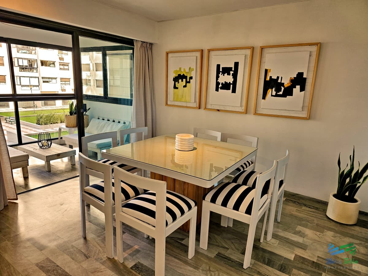 DEPARTAMENTO DE TRES DORMITORIOS EN VENTA, PUNTA DEL ESTE, BRAVA