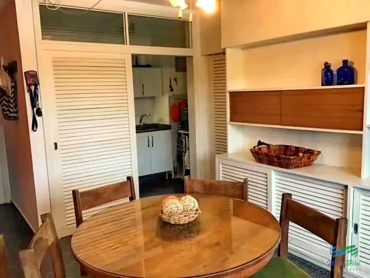 Vendo apartamento de 1 dormitorio y medio. Playa Mansa, Punta del Este.