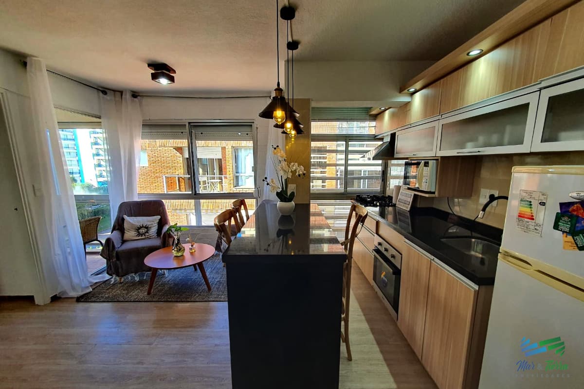 Venta de apartamento de 1 dormitorio 2 baños en la parada 2 de Punta del Este