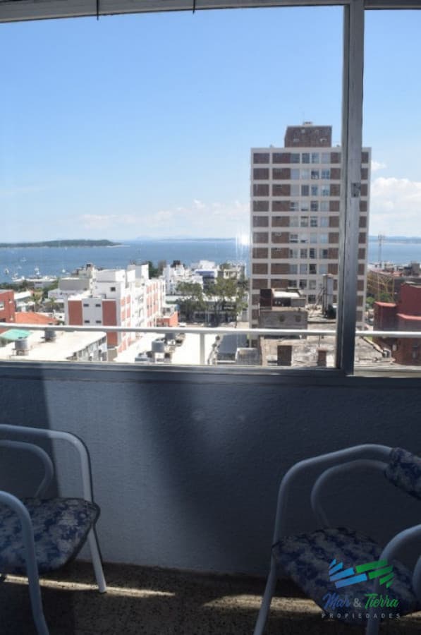 SE VENDE APARTAMENTO 1 DORMITORIO EN PENINSULA, PUNTA DEL ESTE CON MUY LINDA VISTA.