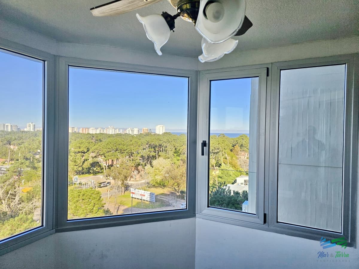 APARTAMENTO EN VENTA, 3 DORMITORIOS. SOBRE ROOSEVELT