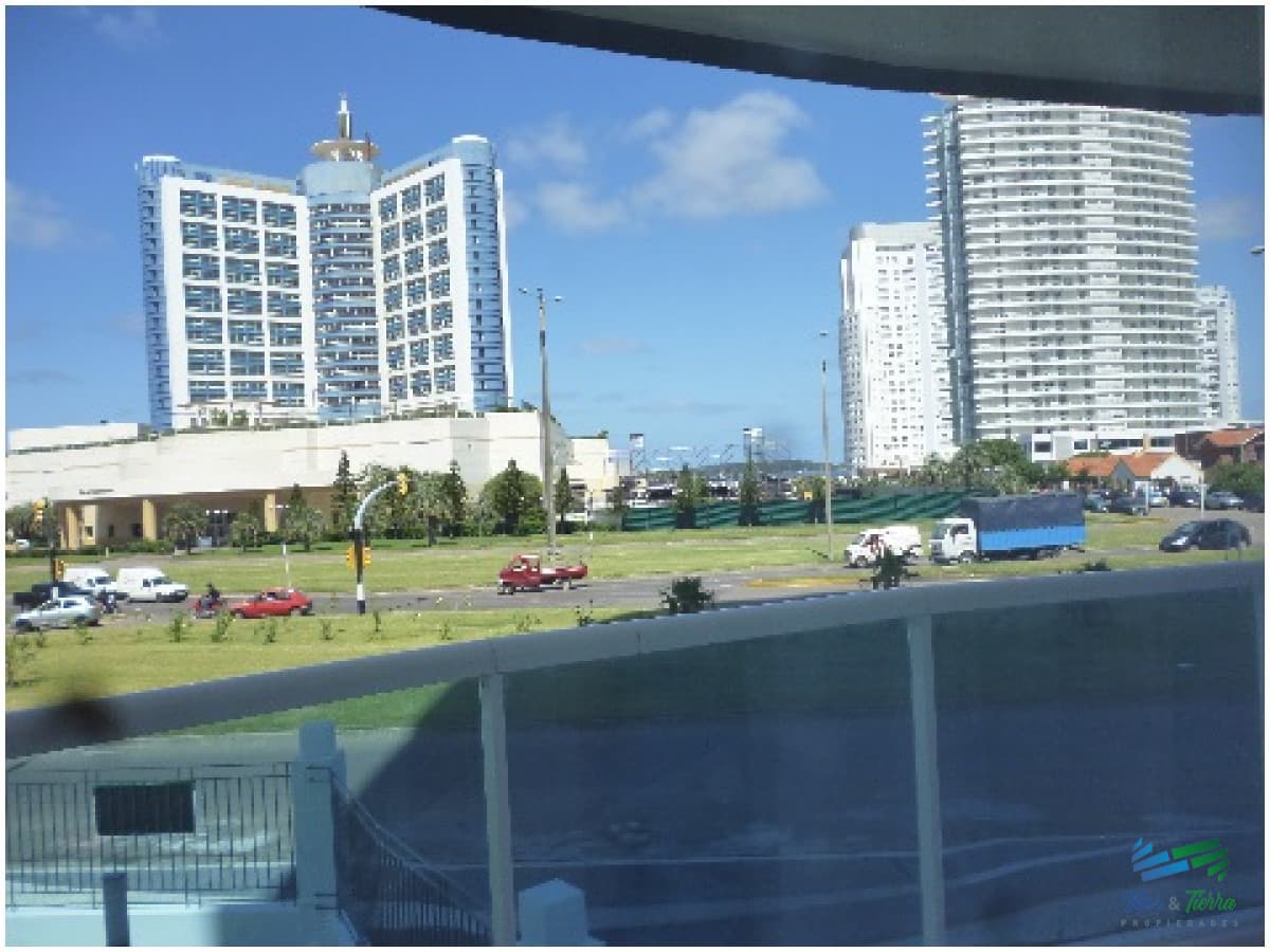 Apartamento de 3 dormitorios, cerca de Enjoy, Punta del Este