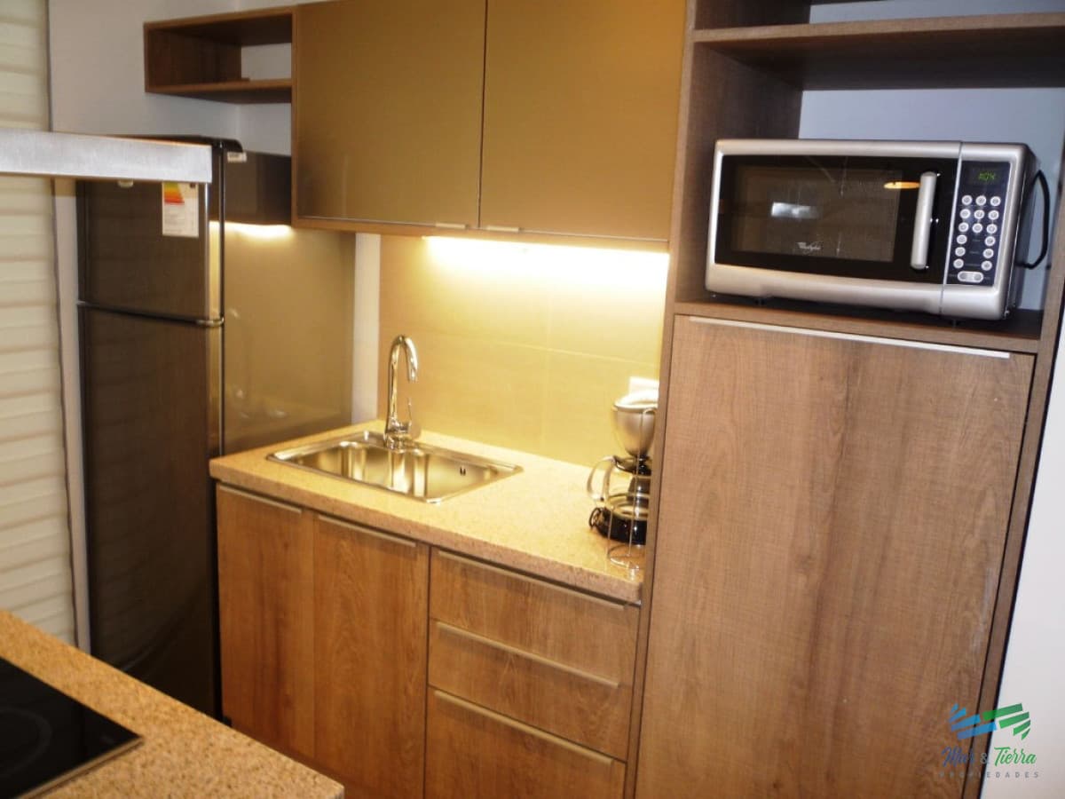 En alquiler y venta.. monoambiente amplio luminoso, a pasitos del Puerto!!!