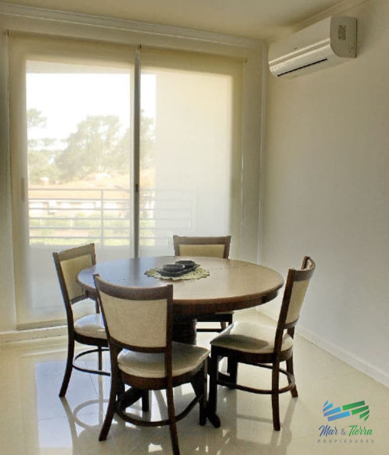En venta apartamento 2 dormitorios con parrillero propio y piscina en San Rafael, Punta del Este.