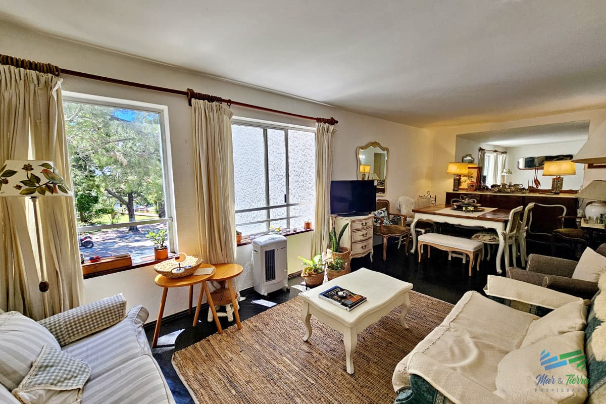 Se alquila apartamento 1 dormitorio con cochera en el puerto de Punta del Este