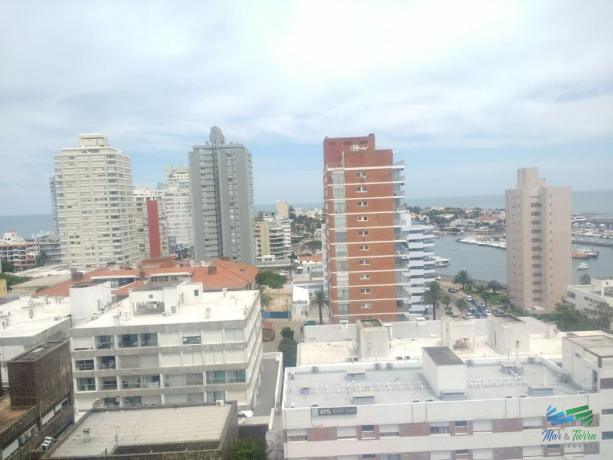 Monoambiente con vista al mar!