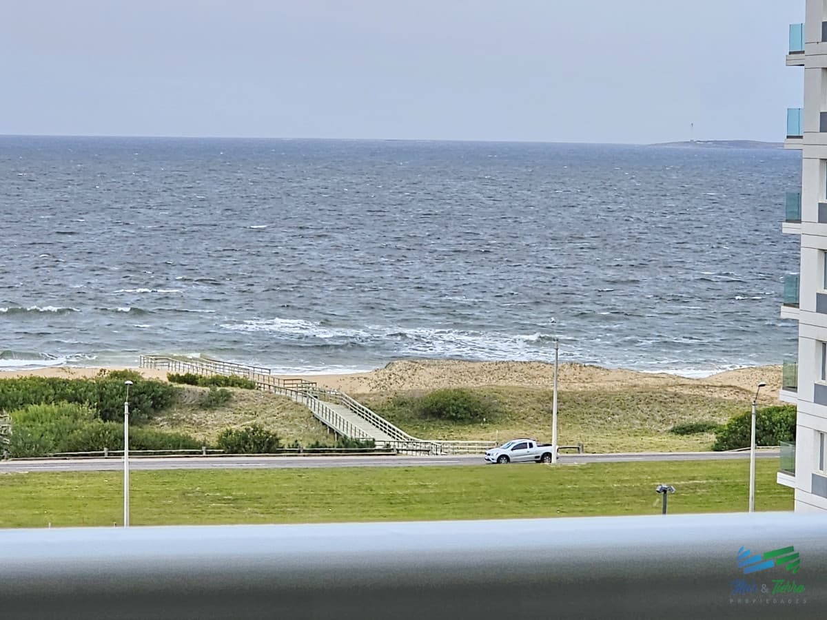 Apartamento disponible verano 2025, dos dormitorios, con servicios, Brava, Punta del este.