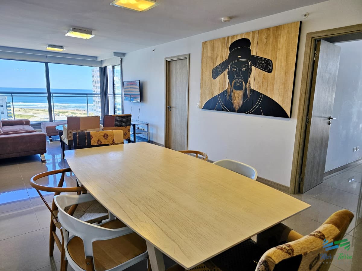 Venta de apartamento a estrenar de 2 suites en playa Brava Punta del Este