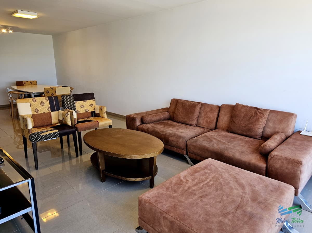 Venta de apartamento a estrenar de 2 suites en playa Brava Punta del Este