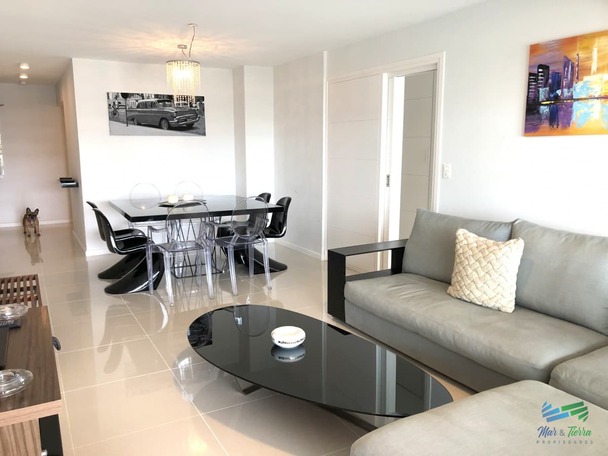Venta Alquiler apartamento 3 dormitorios 2 baños playa brava punta del este
