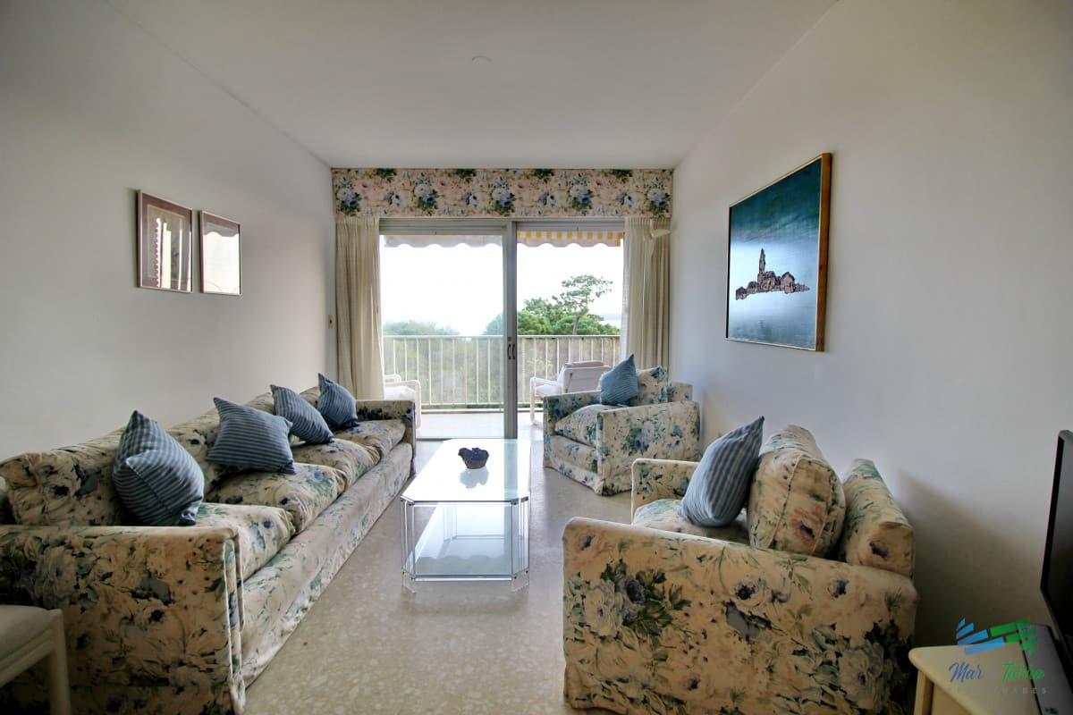 En venta apartamento 3 dormitorios en primera linea sobre Playa Mansa, Punta del Este.