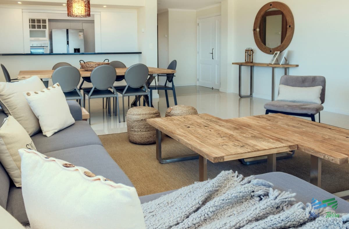 VENTA de Pent Huse sobre playa Mansa de 4 suites con todos los servicios