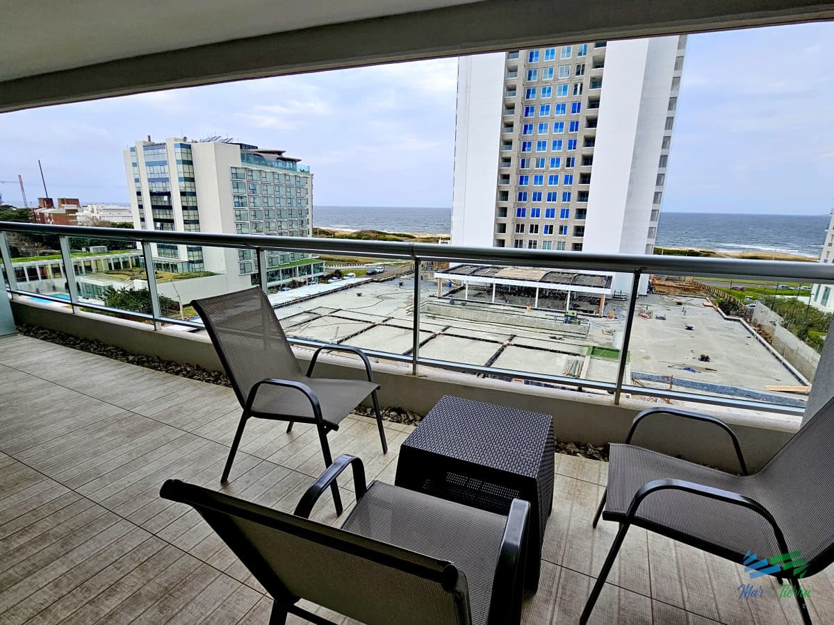 Apartamento disponible verano 2025, dos dormitorios, con servicios, Brava, Punta del este.