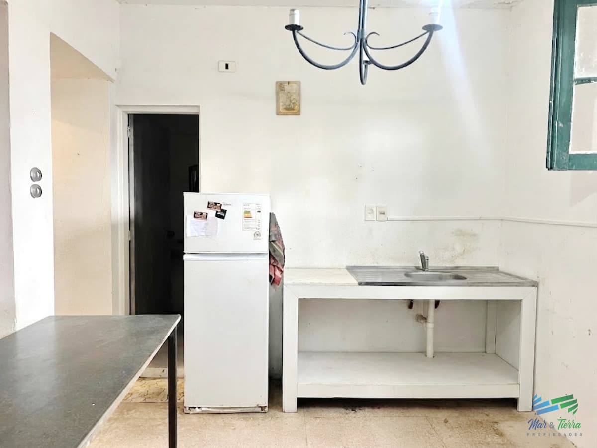 Oportunidad de inversión: Apartamento en subsuelo con gastos optimizados en Península