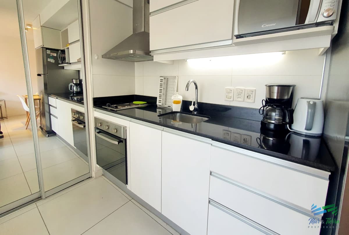 APARTAMENTO 1 DORMITORIO EN ALQUILER, CON SERVICIOS, AV.ROOSEVELT, PUNTA DEL ESTE