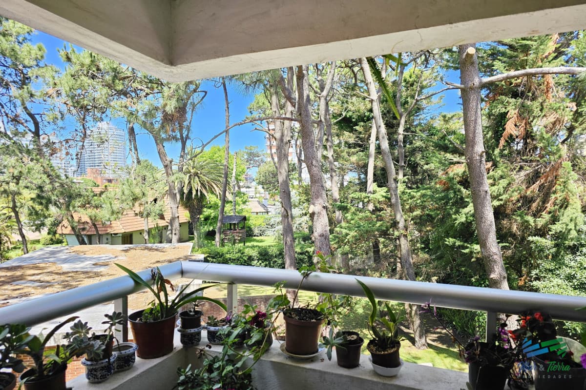 En venta 2 Dormitorios con garaje en Aidy Grill, Punta del Este