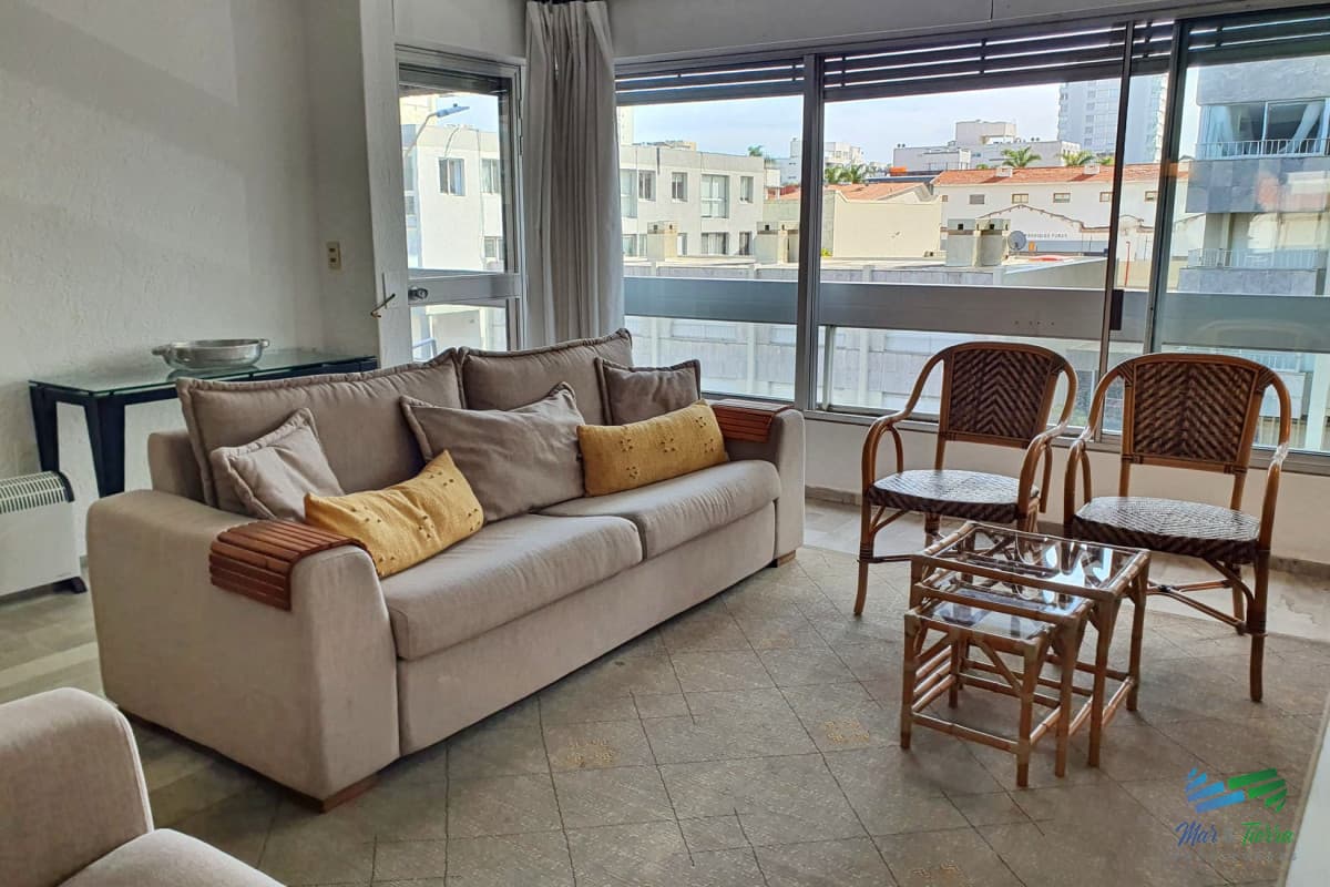 En venta apartamento 3 dormitorios con parrillero propio y piscina en Peninsula, Punta del Este