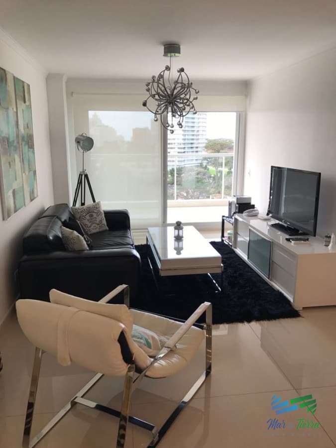En venta.. piso alto , torre de categoría con excelente ubicación y servicios.
