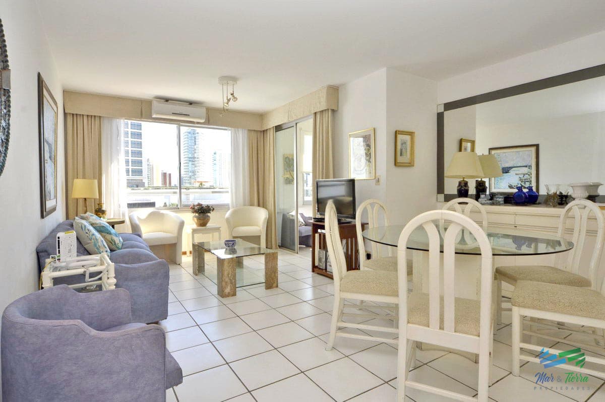 En venta.. muy buena oportunidad a pasitos del mar.