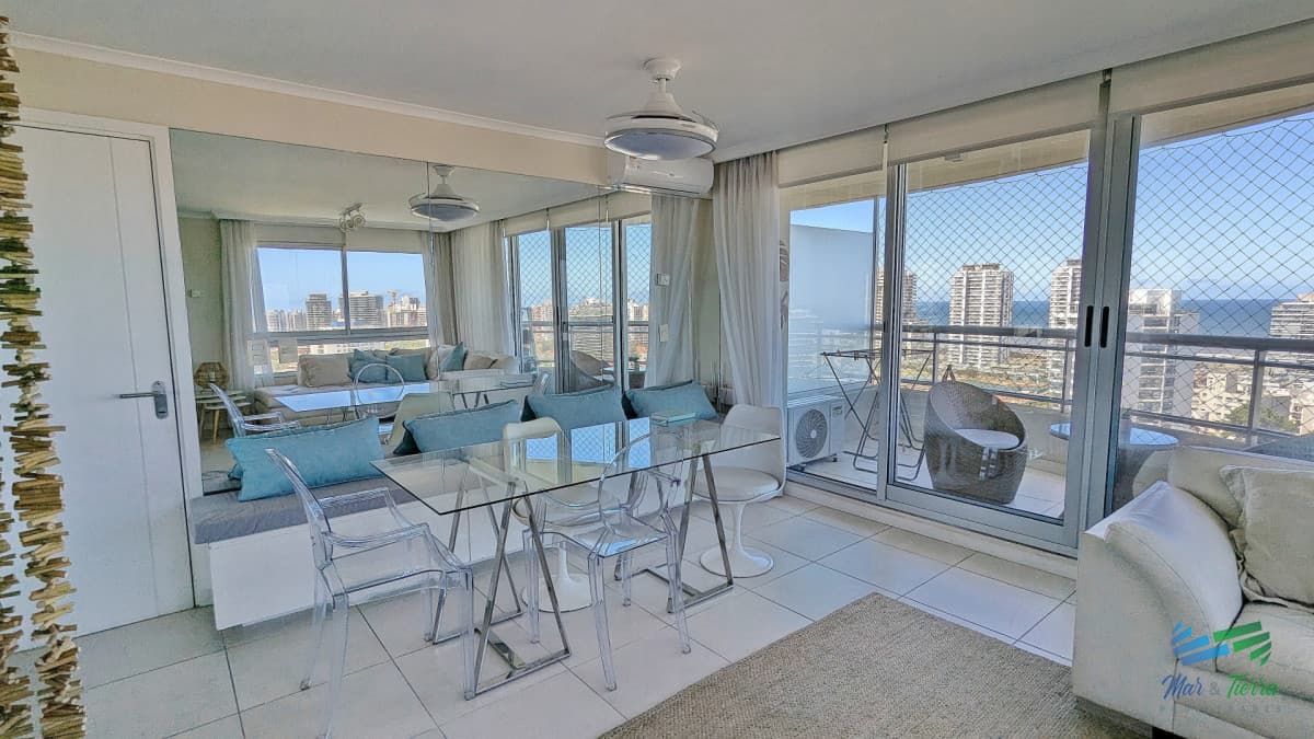 Alquiler baja temporada apartamento de 2 dormitorios en torre Ocean Drive Punta del Este