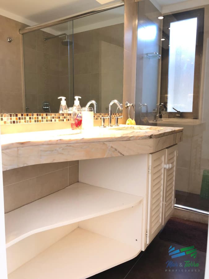 En venta.. gran oportunidad!!! piso intermedio con vista al mar.