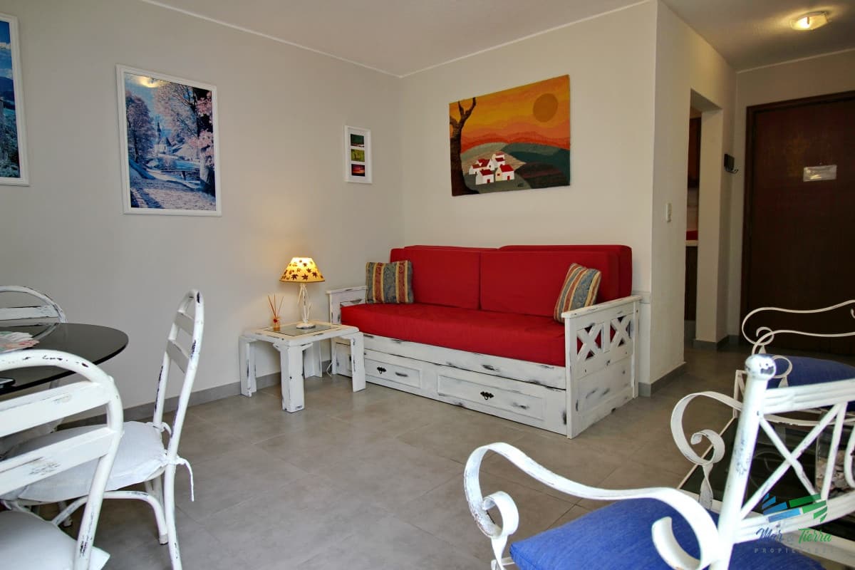 En  alquiler y venta. .muy lindo apto en el corazón de la Península