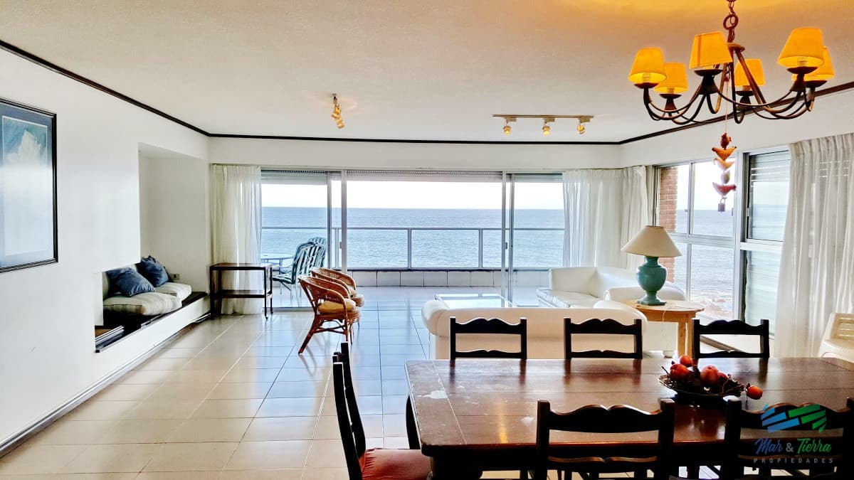 Vendo apartamento 3 dormitorios, frente al mar en Peninsula, Punta del Este