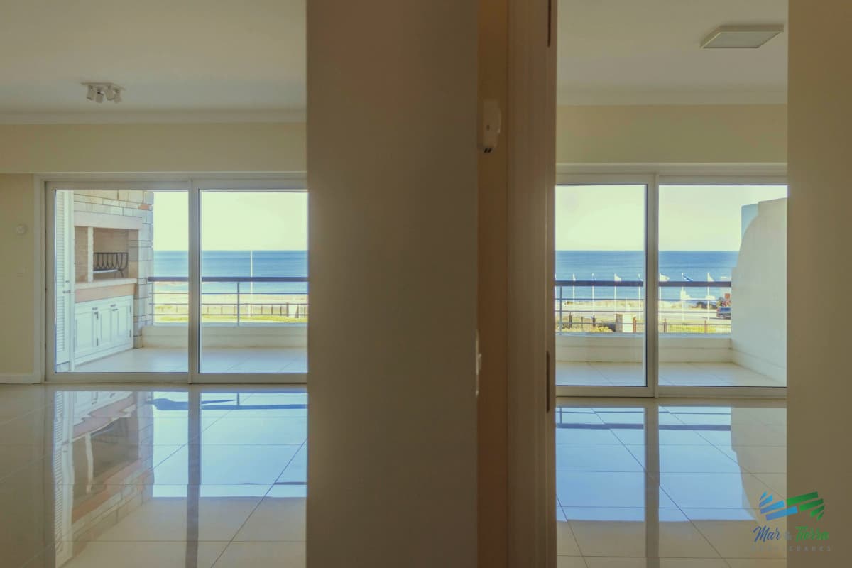 Venta de Apartamento 2 DORMITORIOS en Playa Mansa, Punta del Este