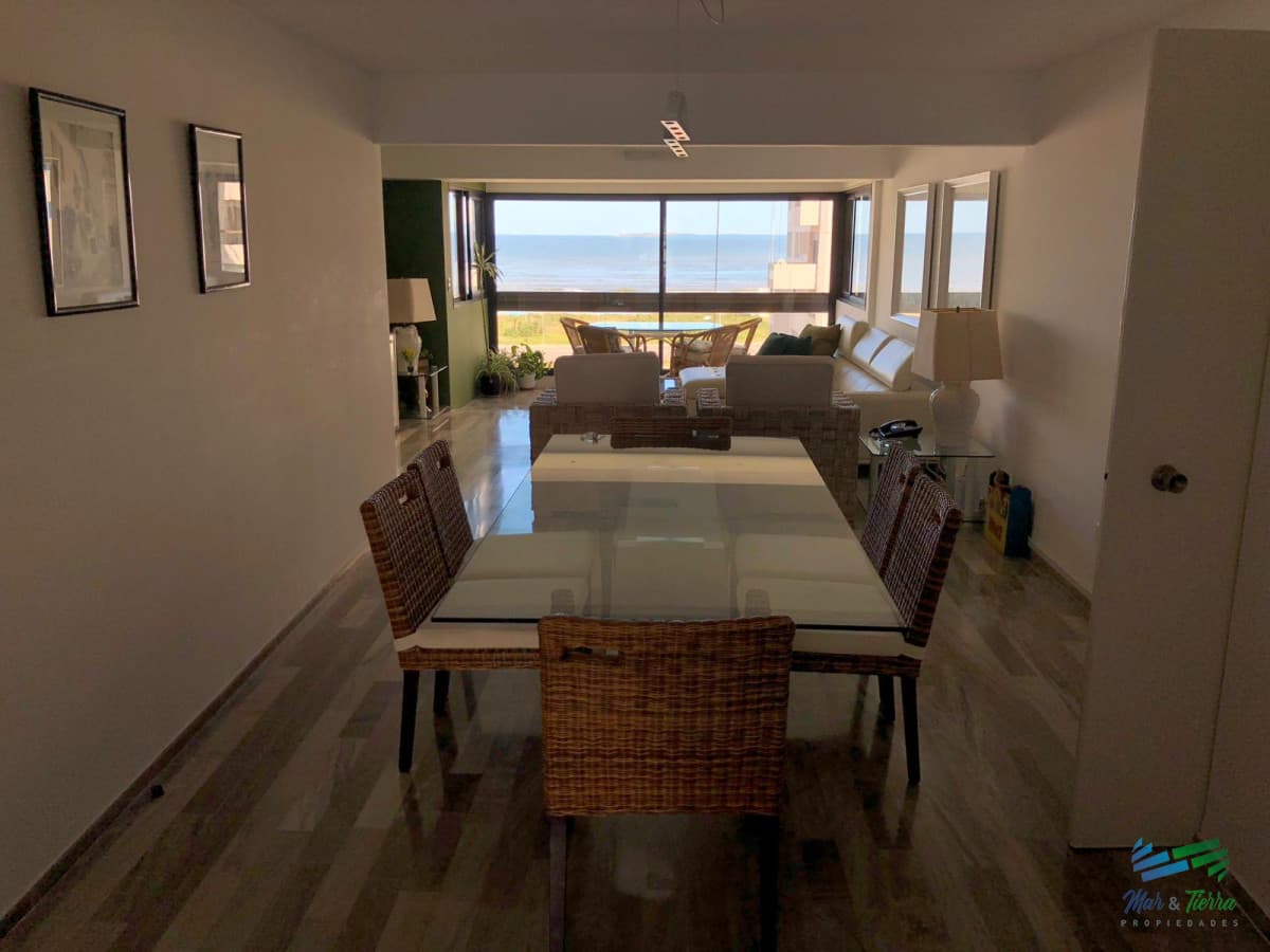 En venta.. gran oportunidad!!! piso intermedio con vista al mar.