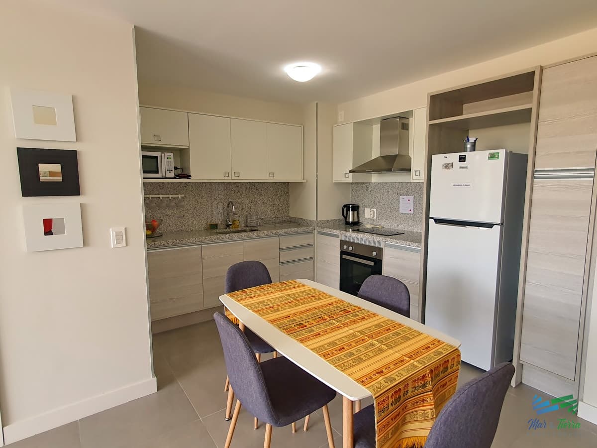 Vendo apartamento equipado de 1 dormitorio en Edif. Greenlife, Roosevelt, Punta del Este