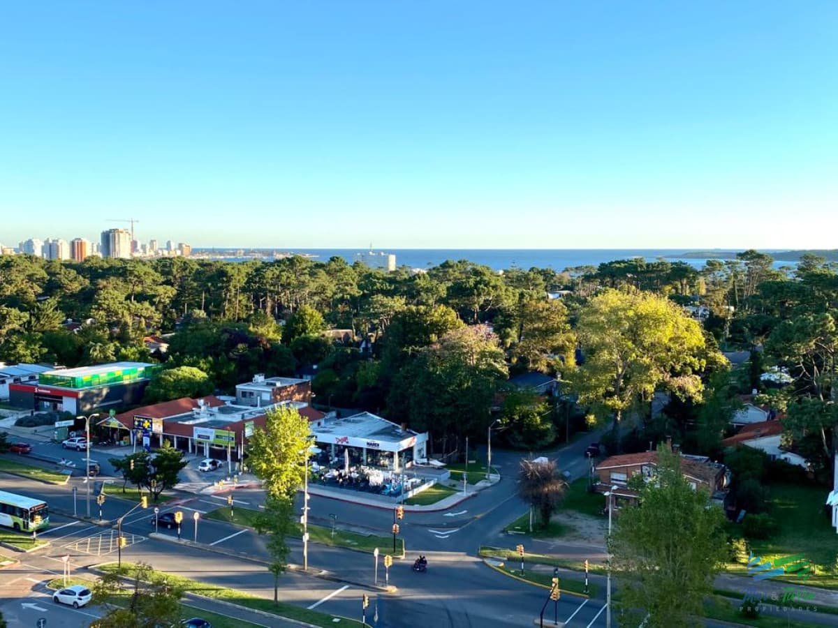 ALQUILER ANUAL, EDIFICIO CON SERVICIOS, 1 DORMITORIO, PUNTA DEL ESTE-