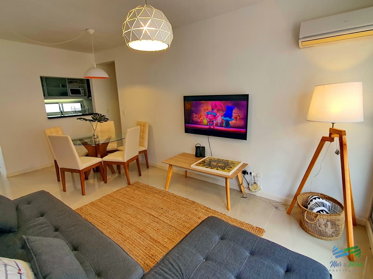 Vendo apartamento 2 dormitorios con gran terraza en Peninsula, zona puerto, Punta del Este