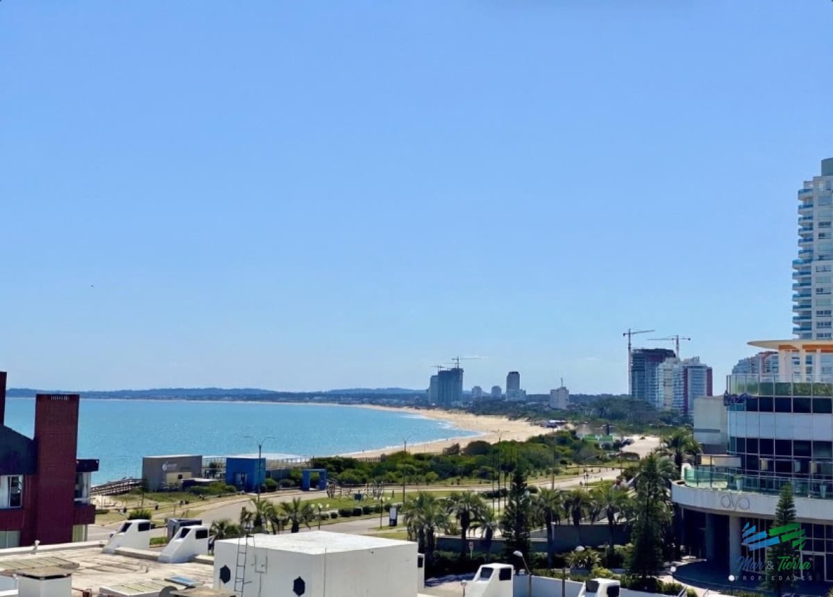 Venta apartamento 3 dormitorios playa Mansa Punta del Este