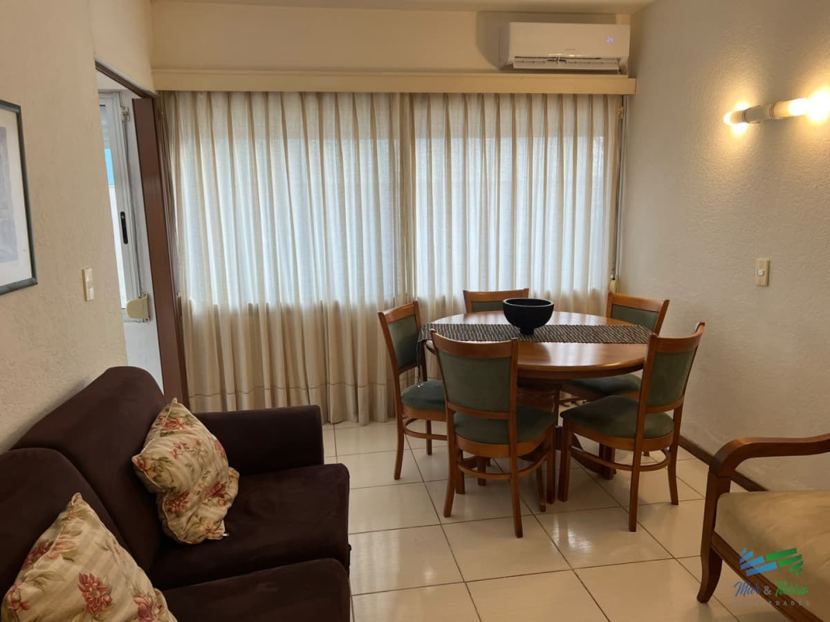 Alquiler de Verano: Cómodo Apartamento de 2 Dormitorios a Pasos del Puerto de Punta del Este