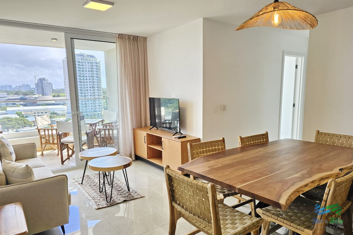 Venta de apartamento a estrenar en Punta del Este, Playa Brava