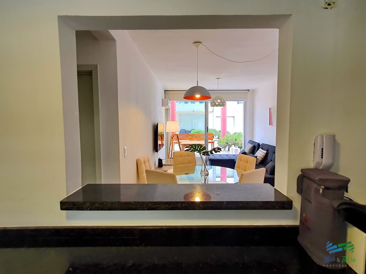 Vendo apartamento 2 dormitorios con gran terraza en Peninsula, zona puerto, Punta del Este