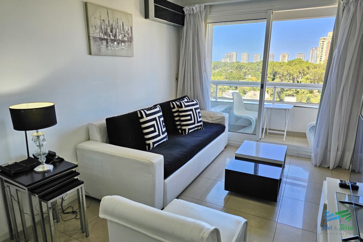 Alquiler invernal apartamento 1 dormitorio con servicios en Roosevelt, Punta del Este