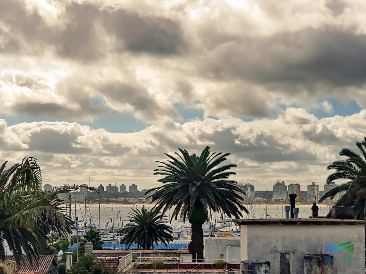 ALQUILER INVERNAL, CERCA DEL PUERTO DE PUNTA DEL ESTE, 2 DORMITORIOS.