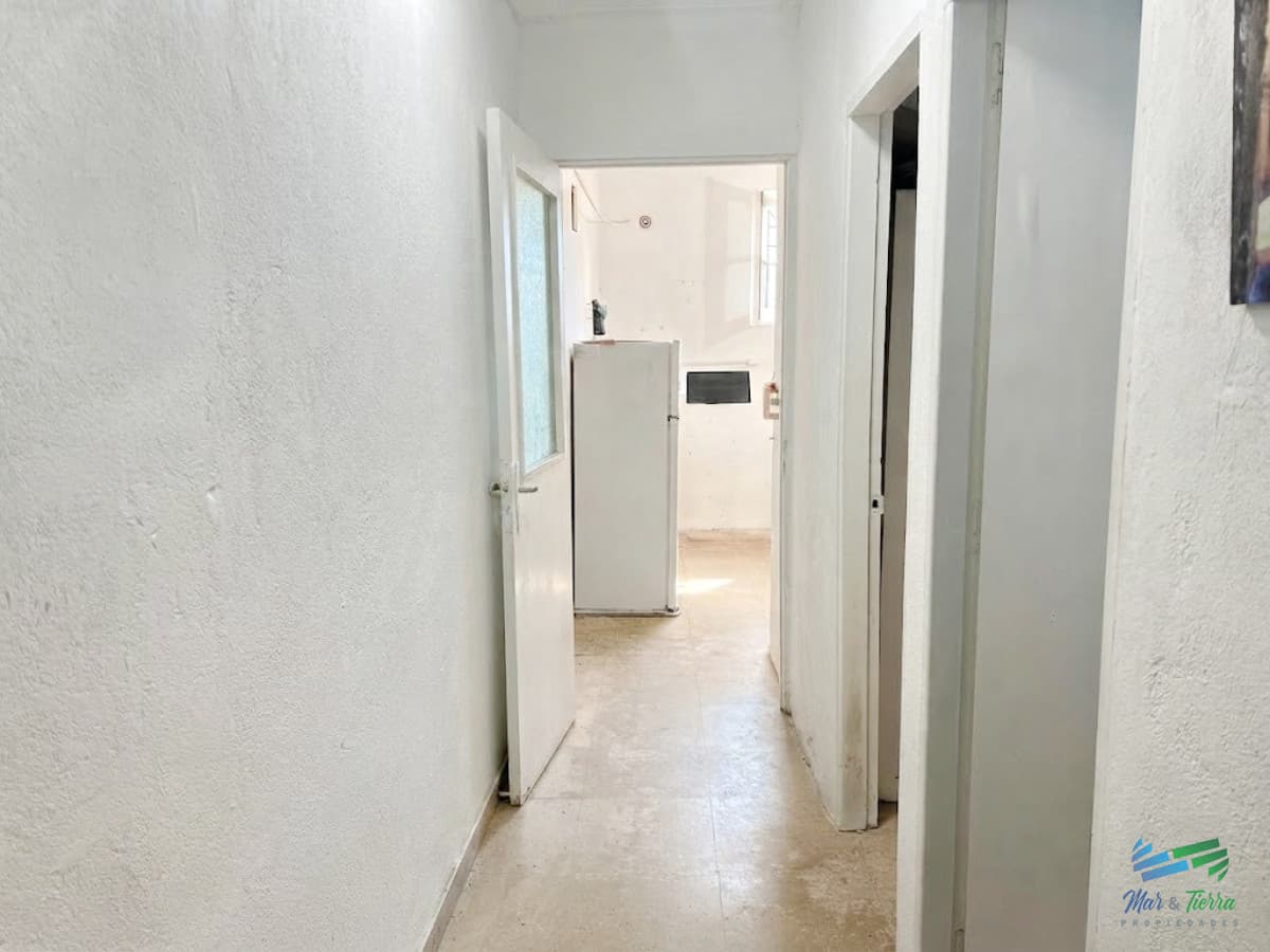 Oportunidad de inversión: Apartamento en subsuelo con gastos optimizados en Península