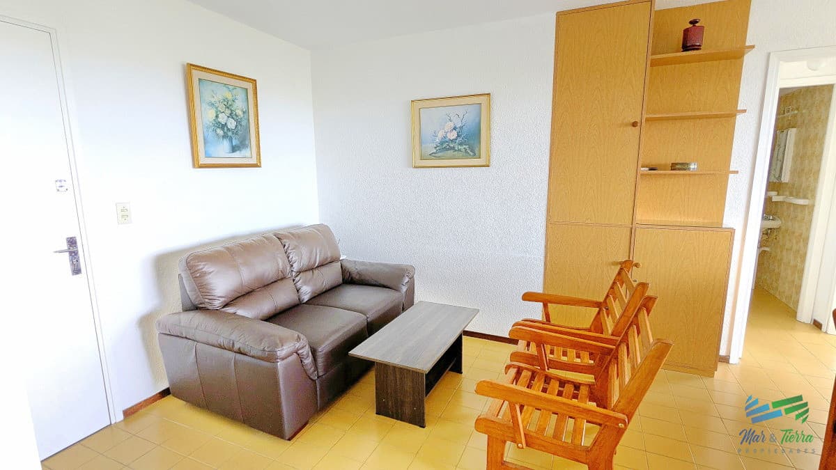 Roosevelt: Apartamento en venta y alquiler.